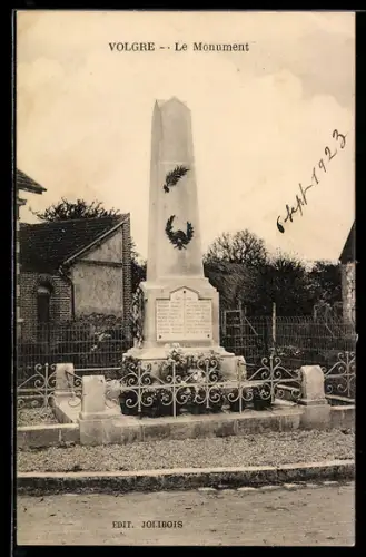 AK Volgre, Le Monument mit kleinem Eisenzaun