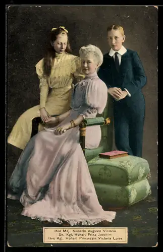 AK Kaiserin Auguste Victoria Königin von Preussen mit Prinz Joachim und Viktoria Luise