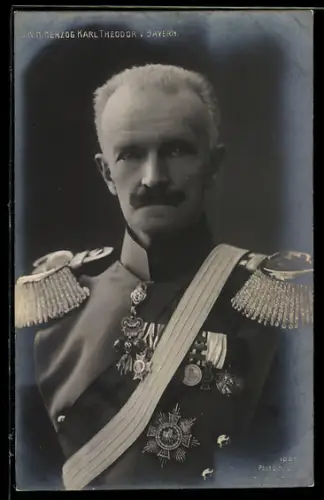 AK Uniformfoto S. K. H. Herzog Karl Theodor von Bayern mit Epauletten