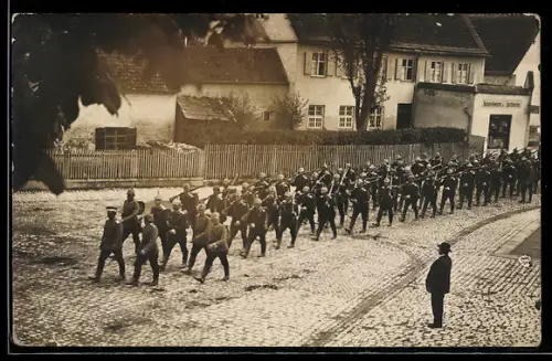 Foto-AK Dillingen /Donau, Ausmarsch der Truppen zur Front 1914
