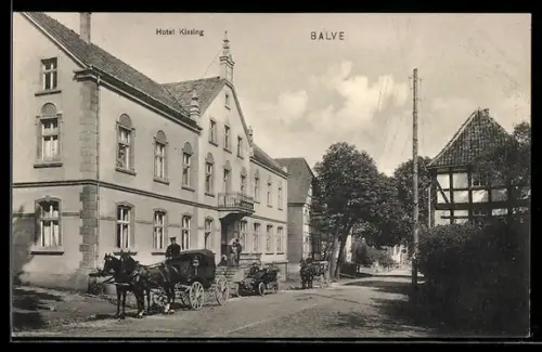AK Balve, Hotel Kissing mit Kutschen und Automobil