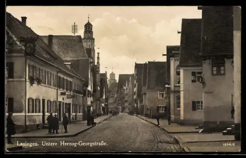 AK Lauingen, Untere Herzog-Georgstrasse mit Leuten