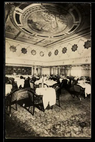 Foto-AK Passagierschiff Albert Ballin der Hamburg-Amerika Linie, Speisesaal
