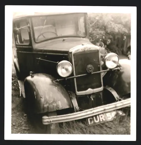 Fotografie Auto Kastenwagen, PKW mit Kennzeichen England