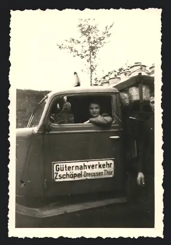 Fotografie Lastwagen Opel Blitz, LKW-Pritsche beladen mit Milchkannen, Güternahverkehr Zschöpel Dreussen Thür