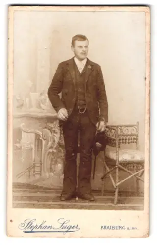 Fotografie Stephan Luger, Kraiburg a. Inn, Junger Herr mit Hut