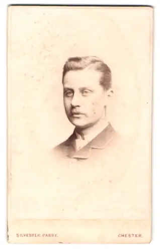 Fotografie Silvester Parry, Chester, St Werburgh`s Mount, Porträt eines jungen Mannes