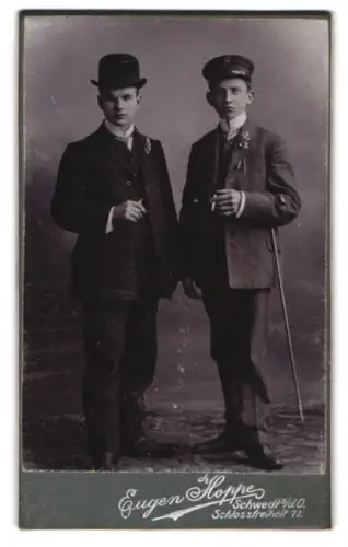 Fotografie Eugen Hoppe, Schwedt a/O., Schlossfreiheit 77, Zwei Herren in eleganter Kleidung