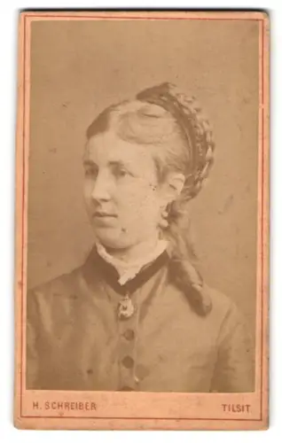 Fotografie H. Schreiber, Tilsit, Deutsche Strasse 14, Porträt einer jungen Frau