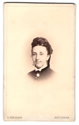 Fotografie A. Böeseken, Rotterdam, Hoogstraat, Portrait einer Dame
