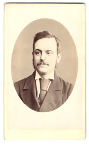 Fotografie Fotograf unbekannt, City, Fleet Street 131, Porträt eines eleganten Herrn