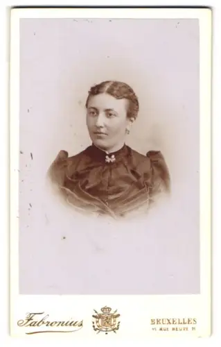 Fotografie Fabronius, Bruxelles, Rue Neuve 11, Portrait einer Dame