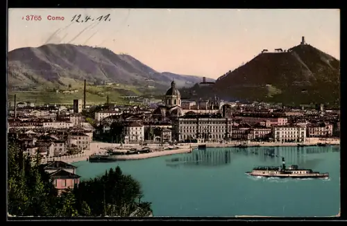 AK Como, Raddampfer auf Rundfahrt, Blick über die Stadt