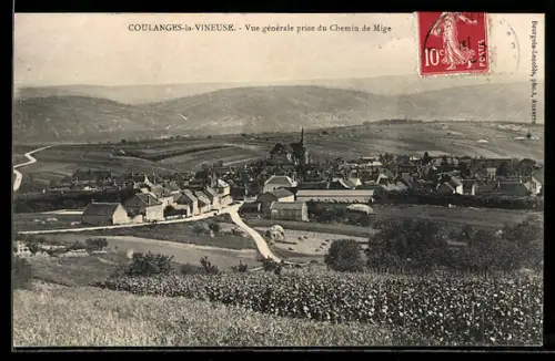 AK Coulanges-la-Vineuse, Vue generale prise du Chemin de Mige