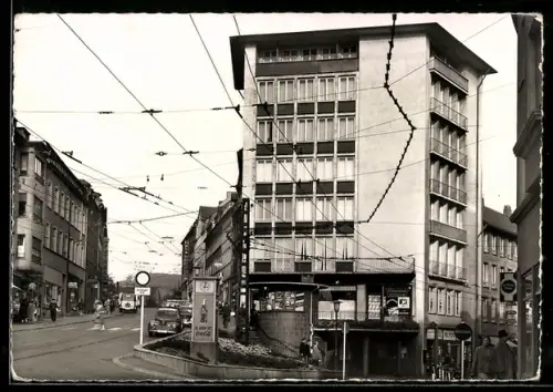 AK Neunkirchen /Saar, Bahnhofstrasse mit Eck-Geschäftshaus