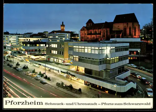 AK Pforzheim, Östl. Karl-Friedrich-Str. mit modernen Geschäften u. Bistro bei Dämmerung aus der Vogelschau