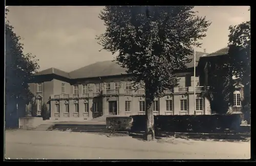 Foto-AK Tübingen, Universität mit Strassenpartie