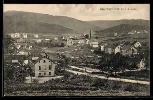 AK Kleinhammer /Krs. Altena, Ortspartie mit Strasse