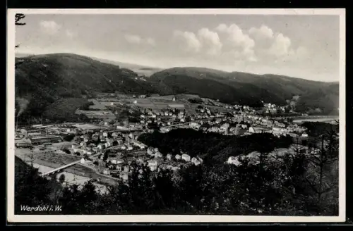 AK Werdohl i. W., Panoramaansicht der Stadt und Umgebung