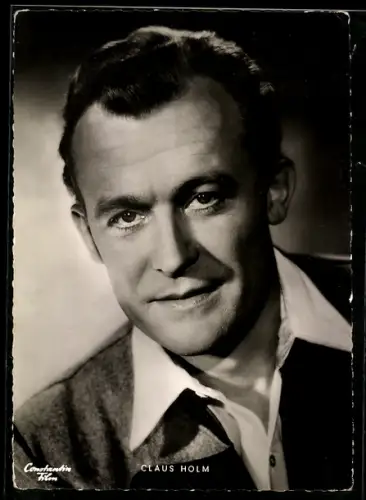 AK Schauspieler Claus Holm mit ernstem Blick