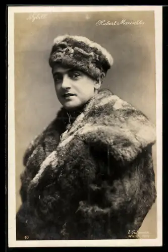 AK Schauspieler Hubert Marischka in Pelzmantel und Mütze