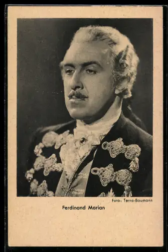 AK Schauspieler Ferdinand Marian in adligen Kostüm