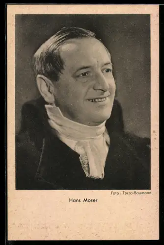 AK Schauspieler Hans Moser mit Rüschenkragen