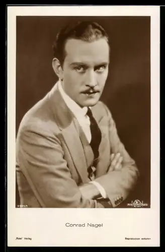 AK Schauspieler Conrad Nagel mit prüfendem Blick