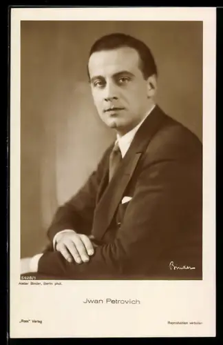 AK Schauspieler Iwan Petrovich im Anzug
