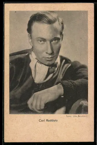 AK Schauspieler Carl Raddatz ernst blickend