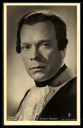 AK Schauspieler Ewald Balser in adliger Kleidung