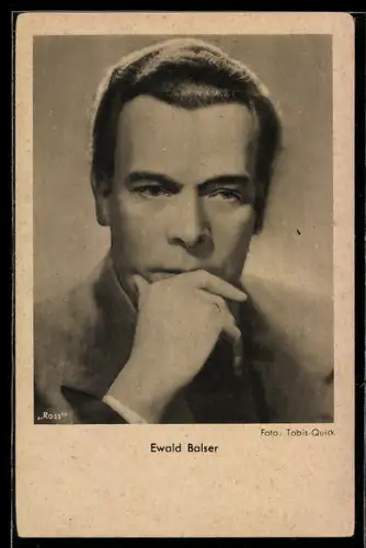 AK Schauspieler Ewald Balser in nachdenklicher Pose porträtiert