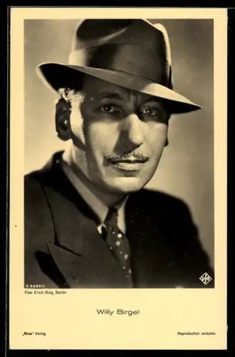 AK Schauspieler Willy Birgel mit Mantel und Hut