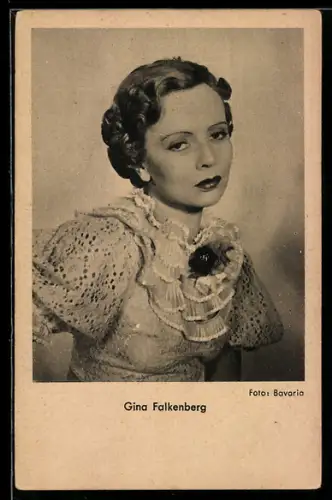 AK Schauspielerin Gina Falkenberg im Kleid