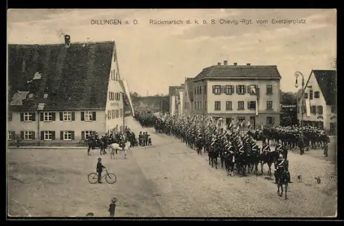 AK Dillingen, Donaustrasse Rückmarsch d. k. b. 2. Chev.-Regts. Taxis vom Exerzierplatz