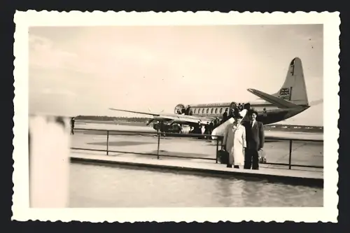 2 Fotografien Flughafen Frankfurt / Main, Flugzeug Vickers Viscount 701 British European Airways G-AMOO