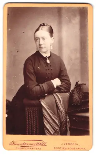 Fotografie Barnes & Bell, Liverpool, Bold Street 31, Porträt einer Dame