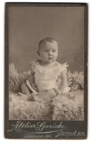 Fotografie Atelier Gericke, Berlin, Skalitzerstr. 54c, Porträt des Kleinkindes Charlotte