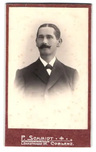 Fotografie P. Schmidt, Coblenz, Löhrstrasse 96, Porträt eines Herrn mit Schnurrbart