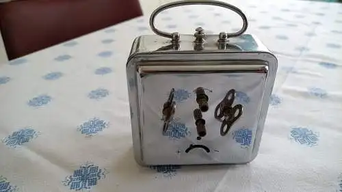 Vintage mechanischer Tisch-/ Reisewecker - voll funktionsfähig