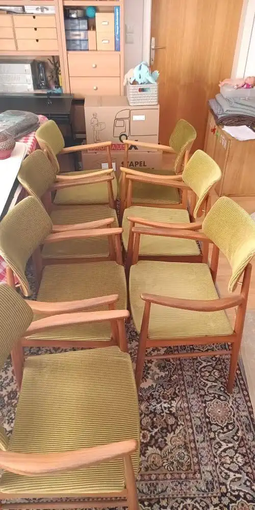 8 Stk. HALI / Wiesner & Hager Vintage Sessel - Teak-/ Buche-Massivholz & grüner Cord - 60/70er Jahre - Top Zustand 1