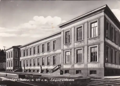 # FERRANDINA: SCHULGEBÄUDE