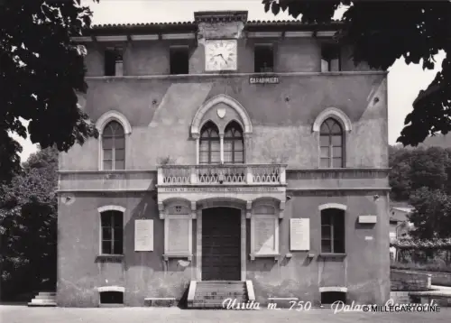 # VERWENDUNG: STADTHAUS