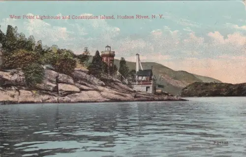 NEW YORK - Hudson River - West Point Lighthouse and Constitution Island