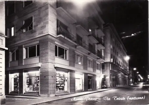 #ASCOLI PICENO: VIA TRIESTE - Nacht