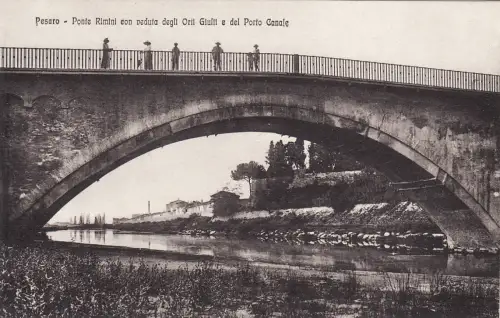 #PESARO: RIMINI-BRÜCKE MIT BLICK AUF DIE GIULIL-GÄRTEN UND DEN KANALHAFEN