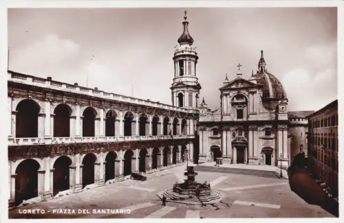 LORETO - Piazza del Santuario