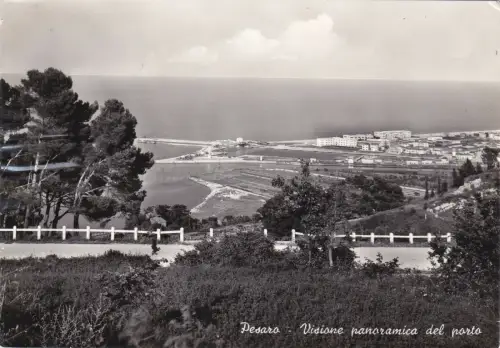 GEWICHT - Panoramablick auf den Hafen
