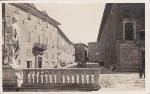 URBINO - Piazza Vittorio Emanuele II von der Treppe des Doms - Foto Postkarte