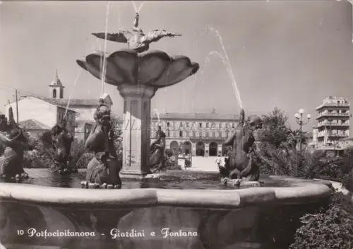 PORTOCIVITANOVA - Gärten und Brunnen